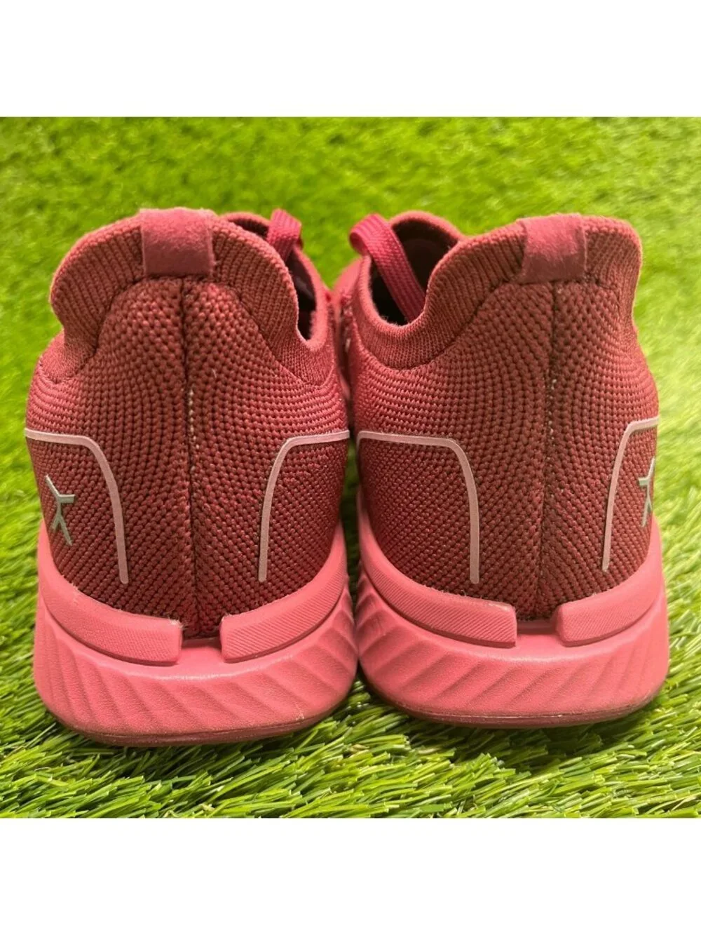 Flux Footwear Adapt Runner Vibrant Pink Womens Size 7.5 Athletic Shoes Sneakers